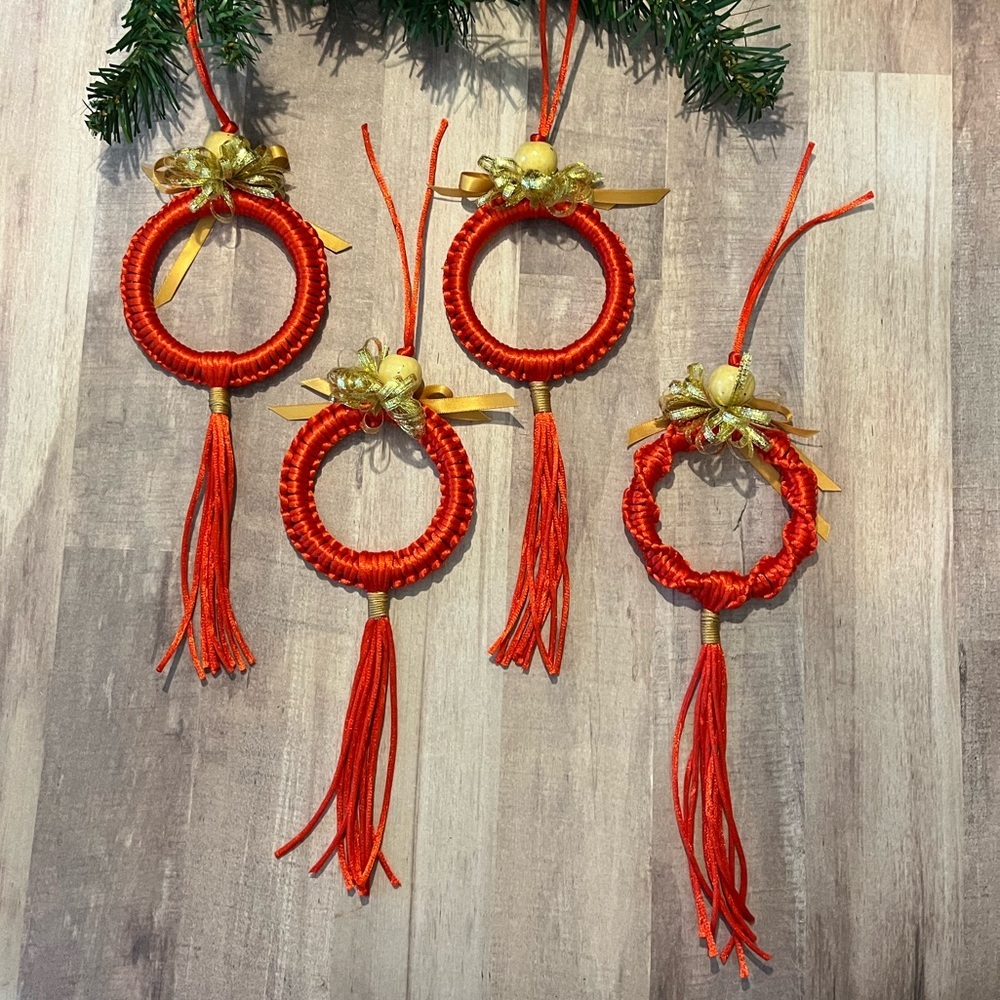 SET OF 4 HANDMADE MACRAME CHRISTMAS ORNAMENTS - Picture 10 of 12
